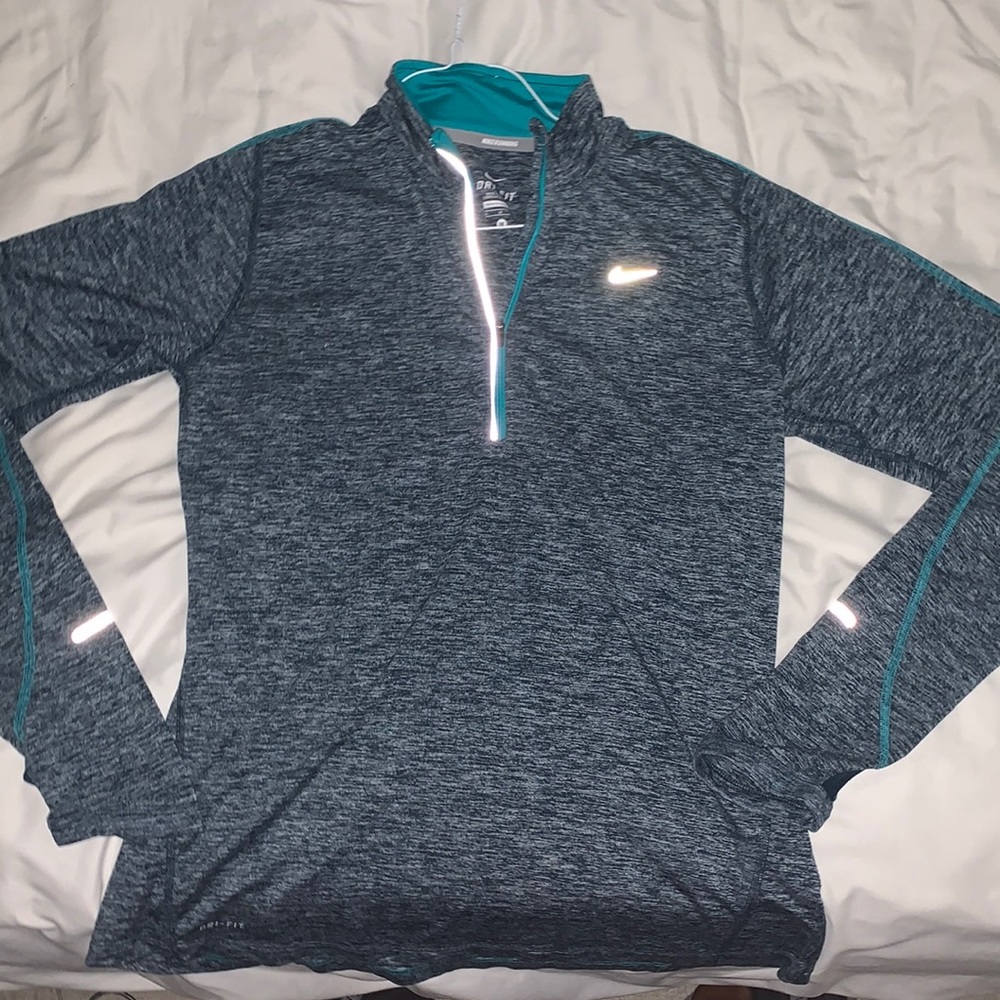 Medium Nike quarter zip